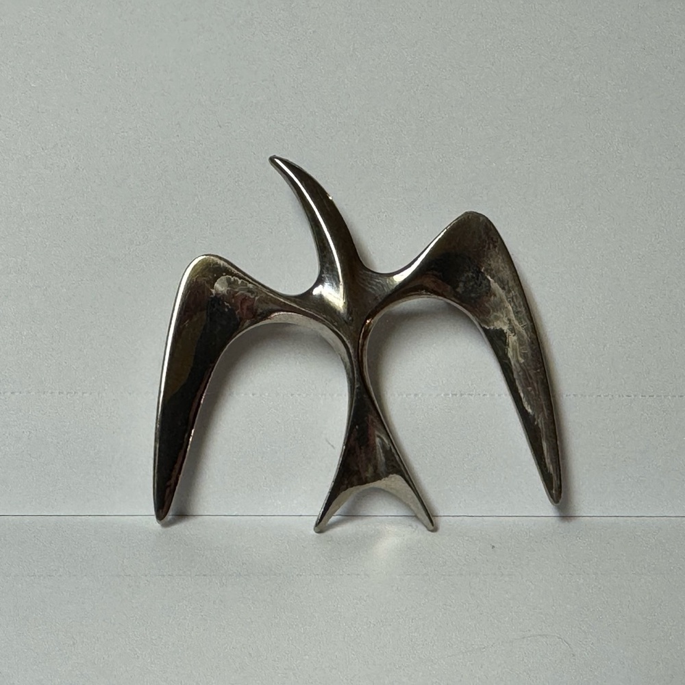 Sarah Coventry Vintage 1970s Silver Bird Brooch ‘Mr. Seagall’ or Bird in flight